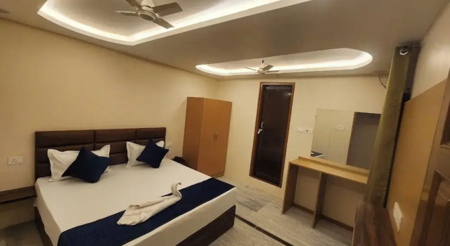Sojourn Inn, Забронировать Отель Вибхути Кханд штат Уттар-Прадеш