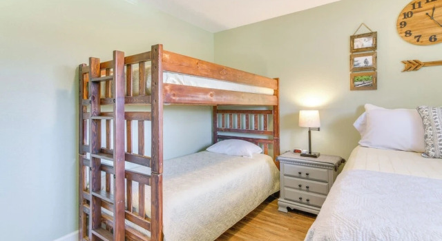 Branson Condo w/ Views - Near Silver Dollar City!