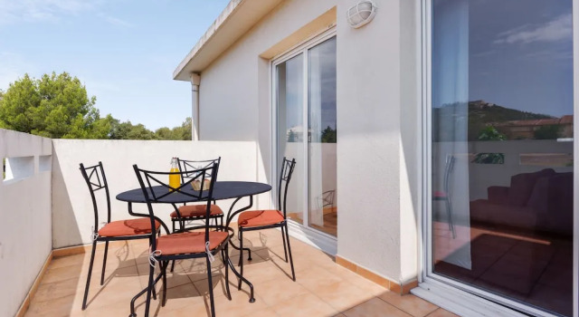 Апартаменты Comfort Aparthotel Six-Fours