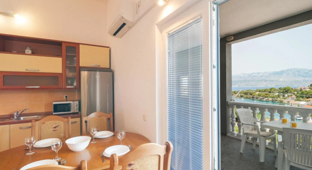 Awesome Apartment in Supetar-splitska With 1 Bedrooms and Wifi