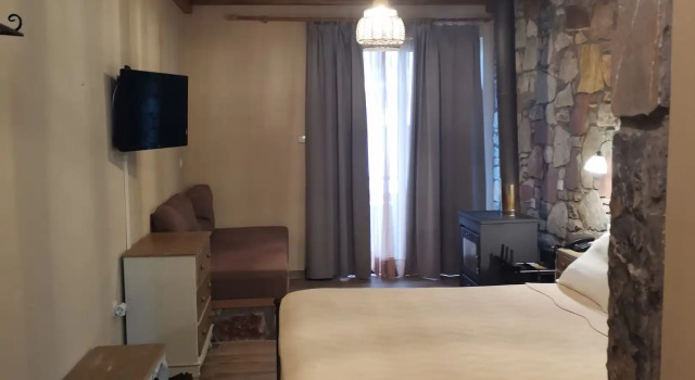 Трёхместный номер Standard с видом на горы Ataviros Hotel