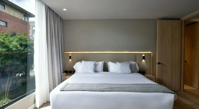 w Resplendent 1BR w Modern Balcony in Unicentro, Réserver Appartement Bogotá Colombie, près de Clinica Reina Sofia