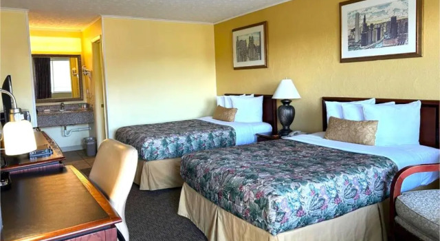 Четырёхместный номер Standard Lake Logan Inn
