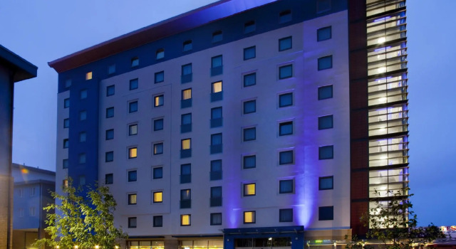 Номер Standard Holiday Inn Express Slough by IHG