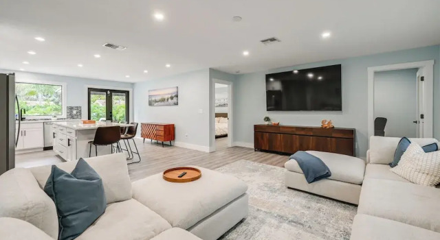 2 Mi to Beach Park: Luxe Bonita Springs Getaway, Забронировать Дом для отпуска Бонита-Спрингс Southwest Florida, рядом с Gulf Coast Certified Primary Care