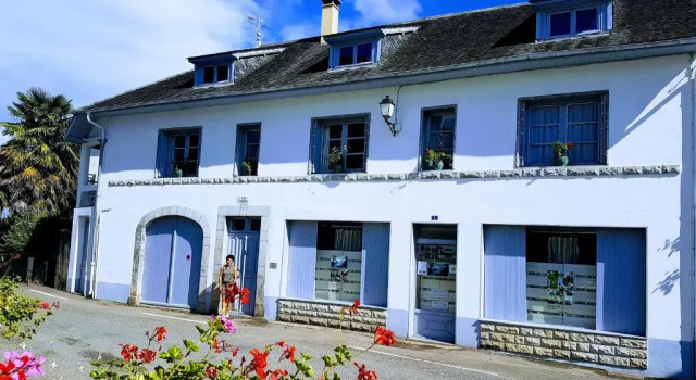 Chambres dhôtes Chez Valérie Garage motos et vélos, Забронировать Отель Отели Pyrénées-Atlantiques с парковкой, Парковка