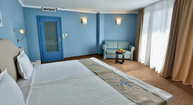Трёхместный номер Standard с балконом и с видом на парк Sofia Hotel - All Inclusive & Private Beach