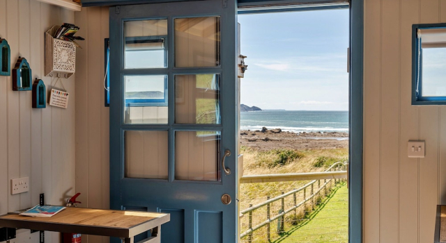 Апартаменты Lodge in Cornwall With Widemouth Bay Views