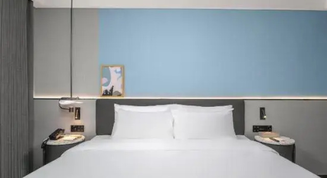 Люкс Country Inn & Suites by Radisson, Guangzhou Baiyun Airport Huadu Guangbai Hotel