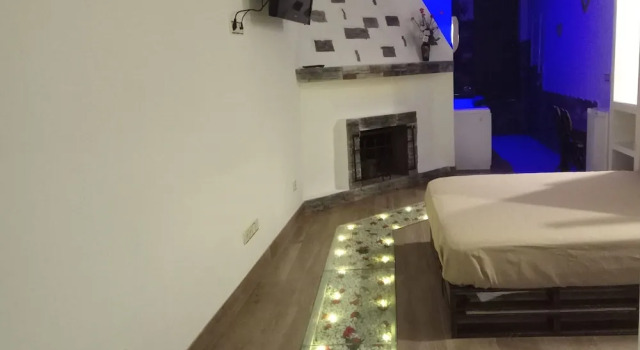 Апартаменты House with Hot Tub
