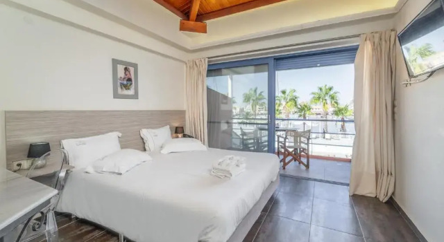 Ianos Hotel