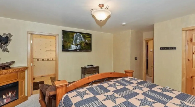 007 - The Log Cabin Getaway