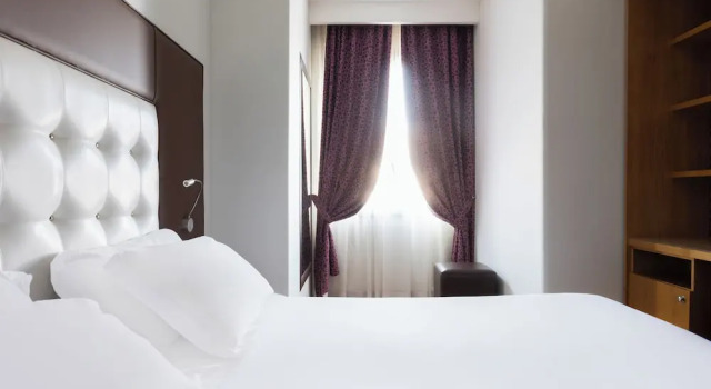 Трёхместный номер Hotel Royal Caserta
