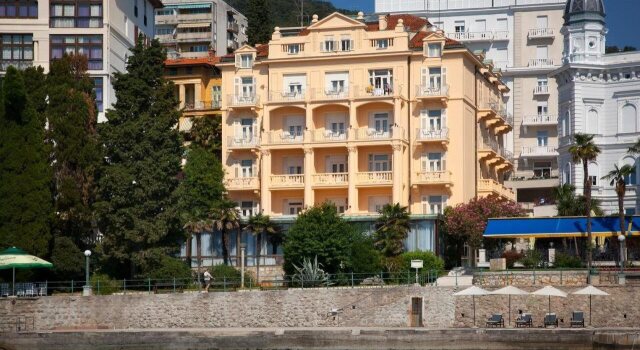 Hotel Lungomare Opatija - by Liburnia Hotels & Villas, Забронировать Отель Отели Опатия с завтраком, рядом с Пляж Опатии, Завтраки