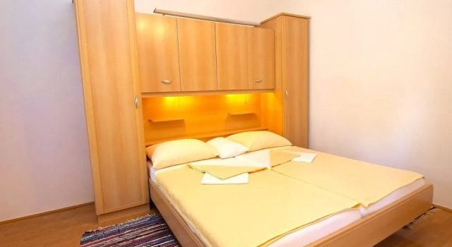 Apartment 1160