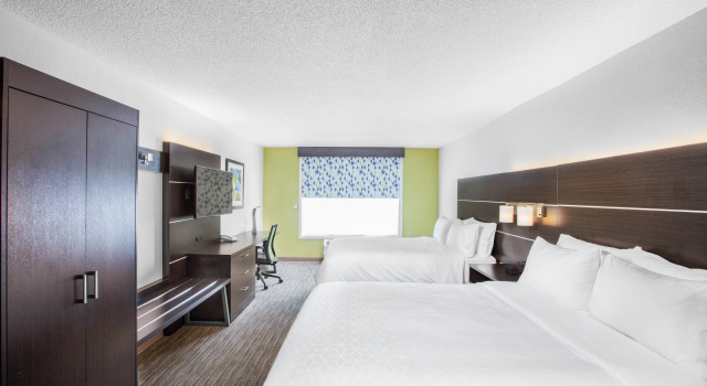 Holiday Inn Express Hotel & Suites Altoona-Des Moines, an IHG Hotel, Prenota Hotel Hotel a Iowa con piscina, Piscina