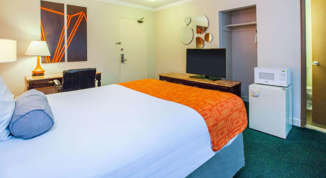 Двухместный номер SureStay Plus by Best Western Windsor