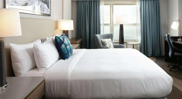 Двухместный номер Standard Hilton Madison Monona Terrace
