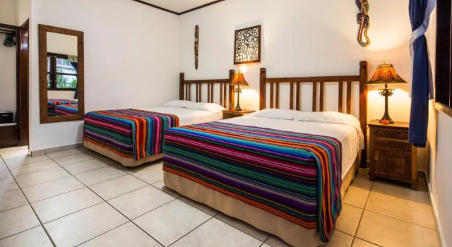 Четырёхместный номер Superior Splash Inn Dive Resort & Villas