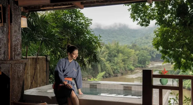 Вилла с балконом и с видом на реку Home Phutoey River Kwai Hotspring & Nature Resort