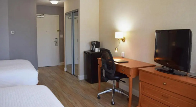Четырёхместный номер Standard Hôtel Castel