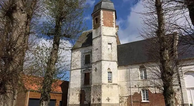 le chateau de PENIN, Varaa Hotelli Penin 