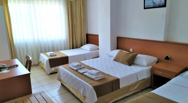 Четырёхместный номер Standard Bonapart Hotel