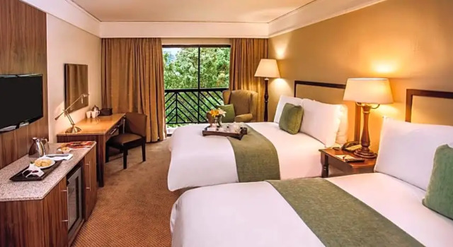 Четырёхместный номер Standard Drakensberg Sun Resort