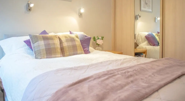 1 Bedroom Flat In Edinburgh Old Town, Забронировать Апартаменты/квартира Старый город Эдинбург, рядом с Национальный музей Шотландии