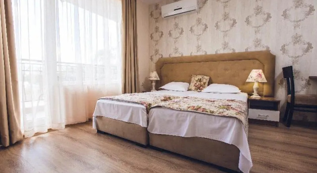 Двухместный номер Standard с балконом Avenue Deluxe Hotel
