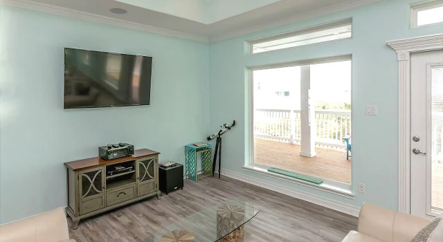 Beach Side - 5 Br Home