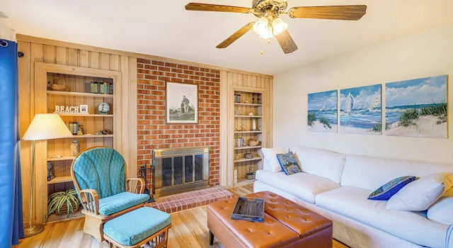 Апартаменты с 2 комнатами с балконом Kitty Hawk Vacation Rental 1 Mi to Beaches!