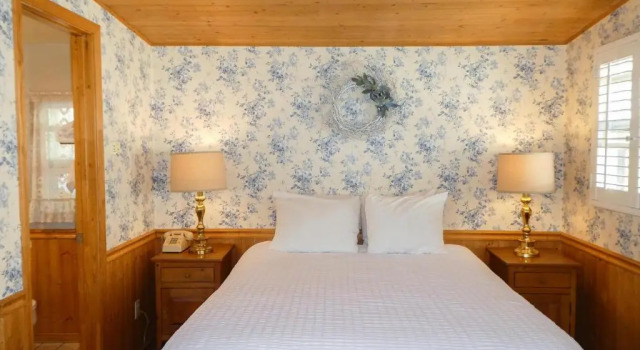 Четырёхместный номер Deluxe Carmel Fireplace Inn