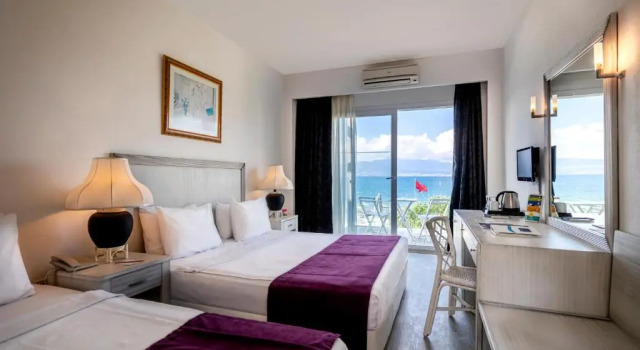 Двухместный номер Standard с видом на море CHARM BEACH HOTEL