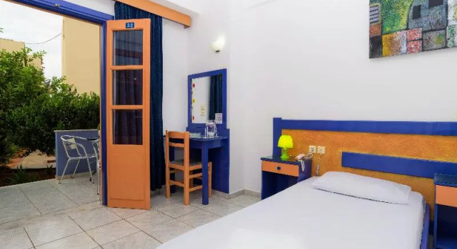 Студия с балконом Eltina Apartments