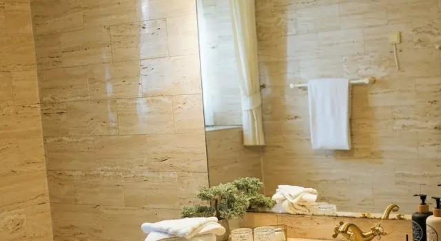 Люкс Classic Park Hotel & Vinbar