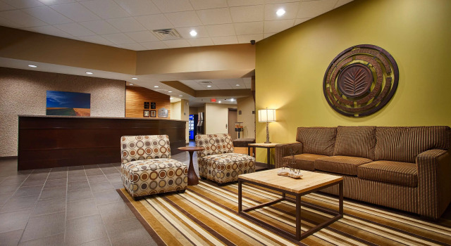 Best Western Plus Night Watchman Inn & Suites, Prenota Hotel Hotel a Kansas con parcheggio, Parcheggio
