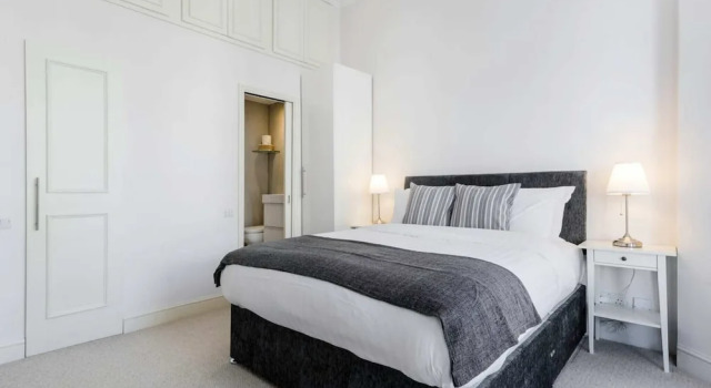 Elegant Earl's Court 2 bed 2 Bath Near Tube