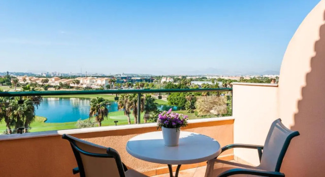 Трёхместный номер Deluxe Hotel Alicante Golf