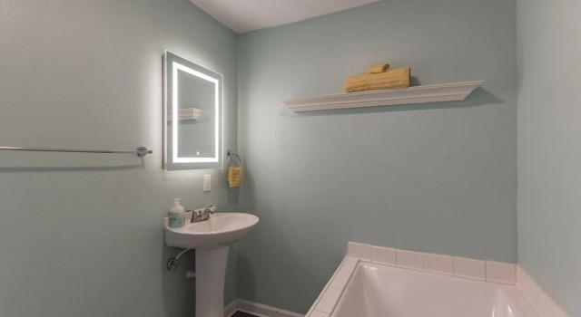 Quiet And Comfy Studio Apartment In South Bend, Minutes From Notre Dame! Pet Friendly! Apts, Buchen Sie Ferienwohnung South Bend Bundesstaat Indiana