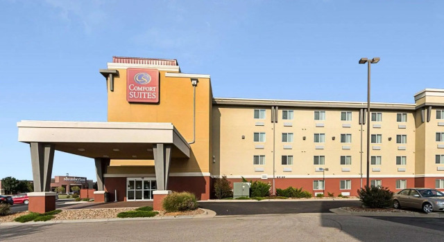 Кровать в общем номере Comfort Suites Airport