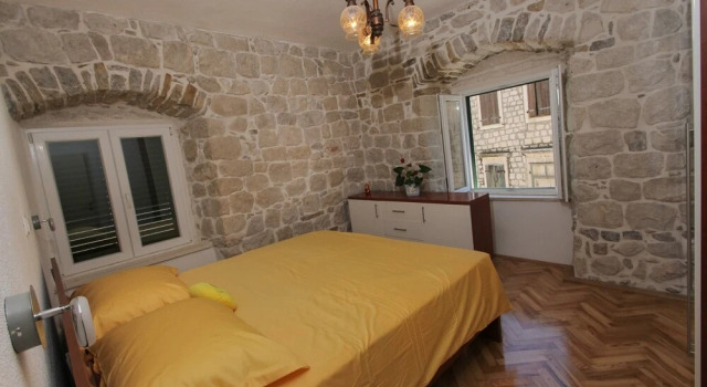 Sea View Apartment Kurtovic, Rezerwuj Apartament Hotele w Split-Dalmatia County z parkingiem, Parking