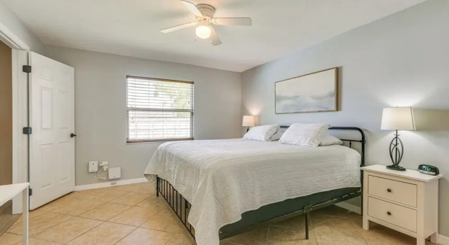 Private Pool & Spacious Yard: Cape Coral Getaway, Забронировать Дом для отпуска Виллы Кейп-Корал, Вилла