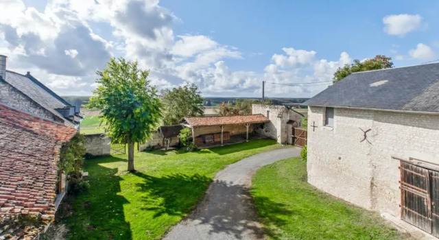 Maison de 3 chambres avec jardin clos et wifi a Assay