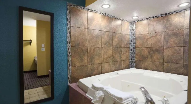 Номер Standard Days Inn by Wyndham Conway