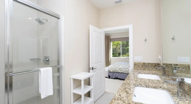 7646 Magic Village Yard 4Bd 8G 119445