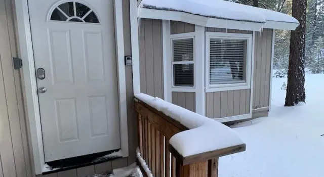 Коттедж Pine Haven 3 Bedroom Home by RedAwning