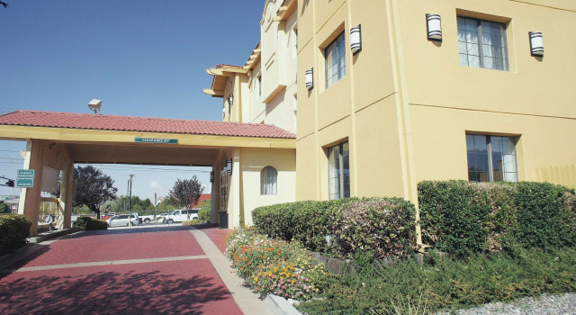 La Quinta Inn by Wyndham Albuquerque Airport, Buchen Sie Hotel Hotels in New Mexico mit Parkplatz, Parkplätze
