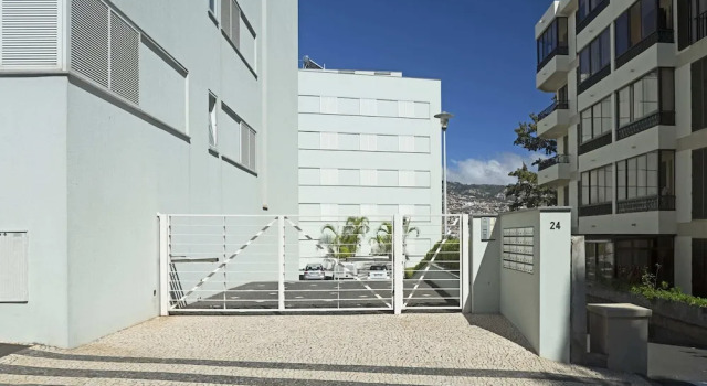 Jasmineiro III by Travel To Madeira, Rezerwuj Hotel Hotele w Funchal z parkingiem, Parking