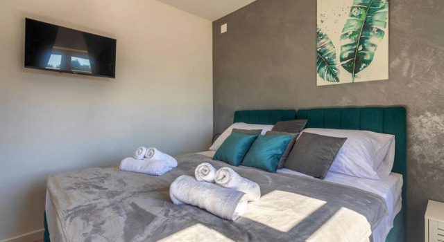 Awesome Apartment in Sali with Hot Tub, WiFi & 2 Bedrooms
